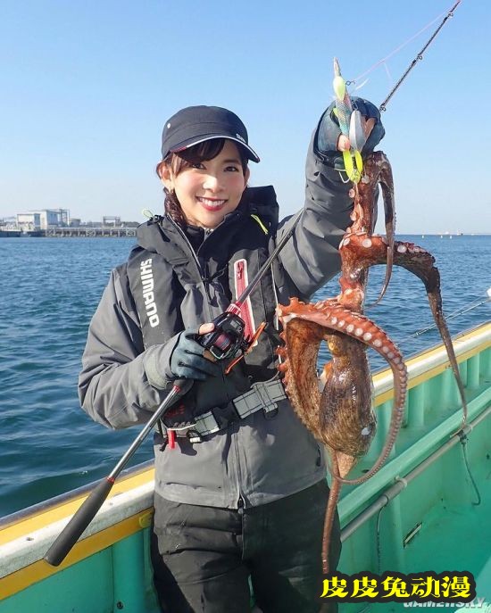 日本钓鱼佬的女神阪本智子 原来是位33岁的辣妈