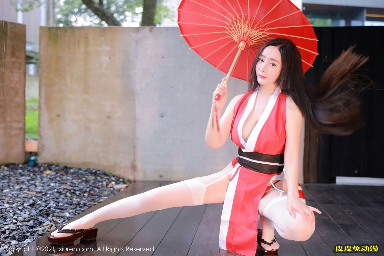 YouMi尤蜜美女模特允薾火辣身材红色服饰COS不知火舞性感写真