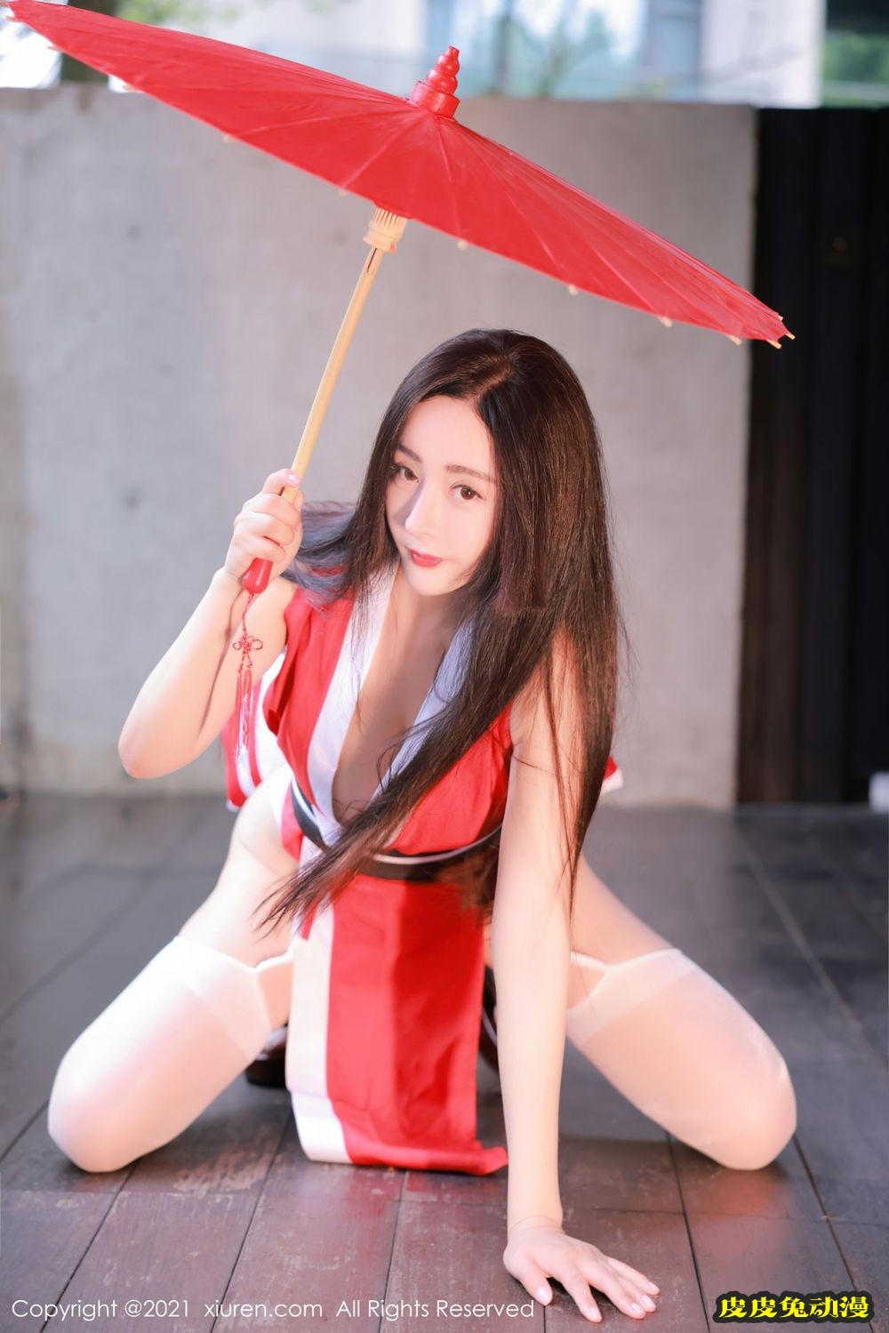 YouMi尤蜜美女模特允薾火辣身材红色服饰COS不知火舞性感写真