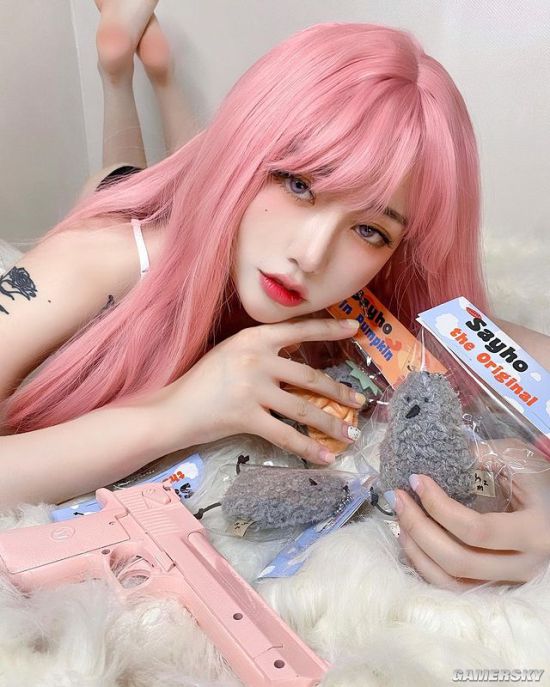 厌世脸下的S型好身材 韩国猫系正妹眼神魅惑