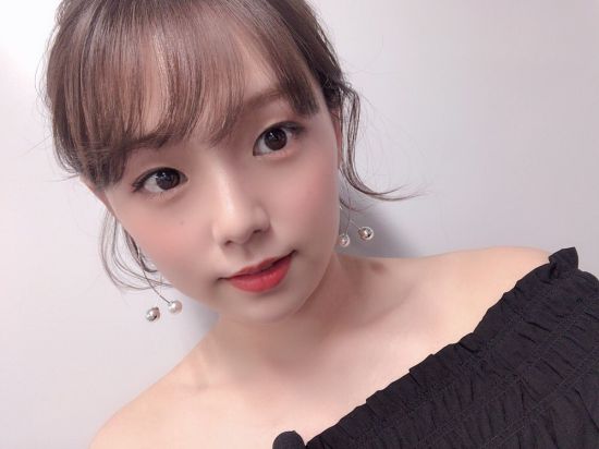 日本写真女星筱崎爱重返写真界 气质更加成熟