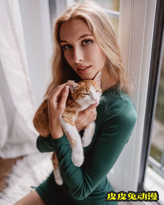 嫩腰美腿的高挑美人 拥有魔鬼身材的德国天使