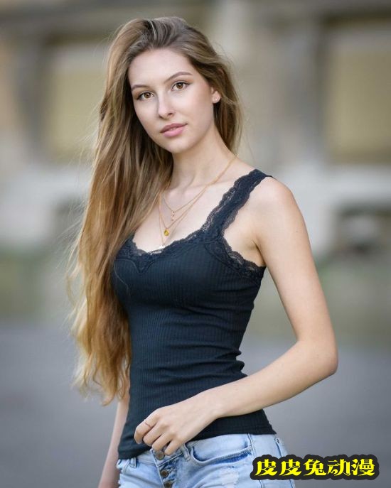 嫩腰美腿的高挑美人 拥有魔鬼身材的德国天使