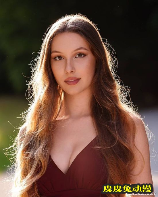 嫩腰美腿的高挑美人 拥有魔鬼身材的德国天使