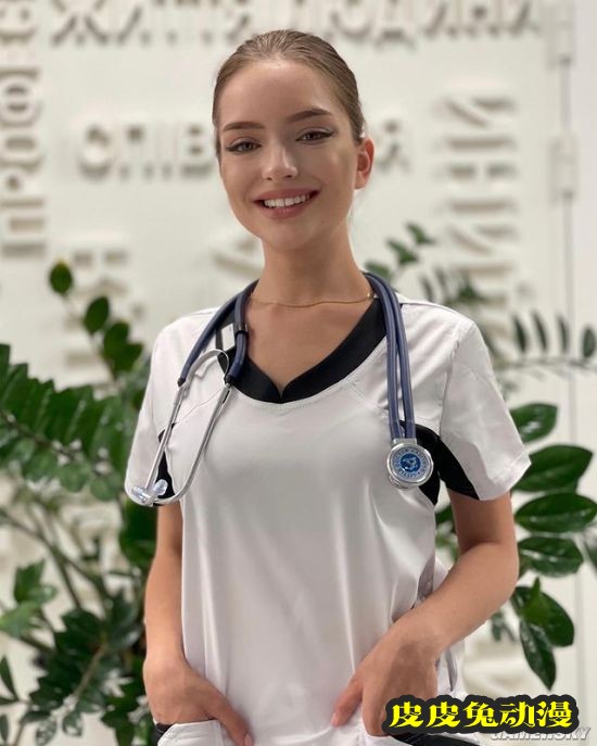 乌克兰正妹晒“露骨”照片走红 另类的福利美照