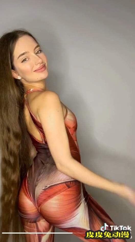 乌克兰正妹晒“露骨”照片走红 另类的福利美照