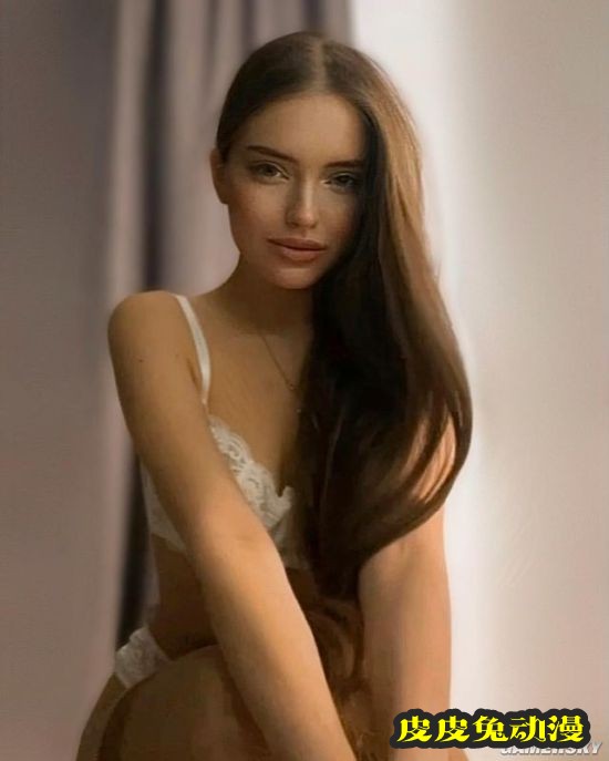 乌克兰正妹晒“露骨”照片走红 另类的福利美照