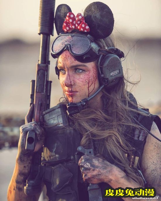 长腿甜心却独爱枪械 美国军迷少女硬核美照