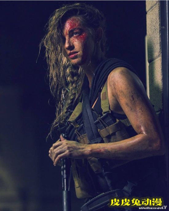 长腿甜心却独爱枪械 美国军迷少女硬核美照