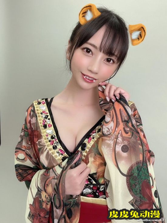 超凶老虎COS大露好身材 2022年写真女星虎年贺图