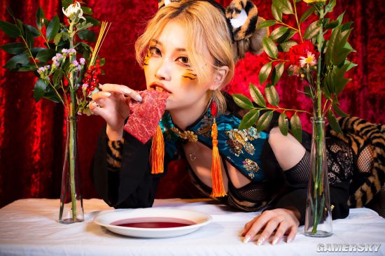 超凶老虎COS大露好身材 2022年写真女星虎年贺图