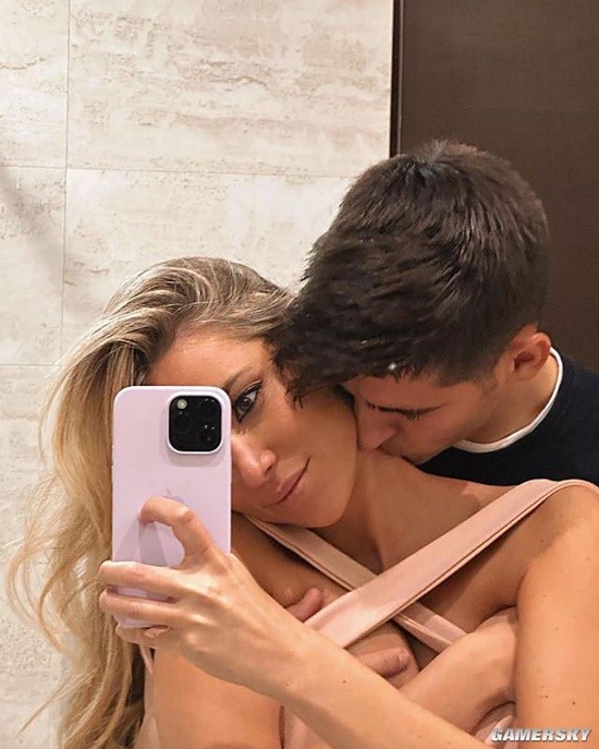 世界杯“大嫂团”：巧克力肌辣妈Alice Campello