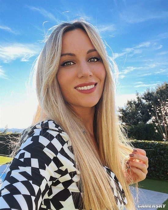 世界杯“大嫂团” 西班牙性感歌姬埃德恩·加西亚