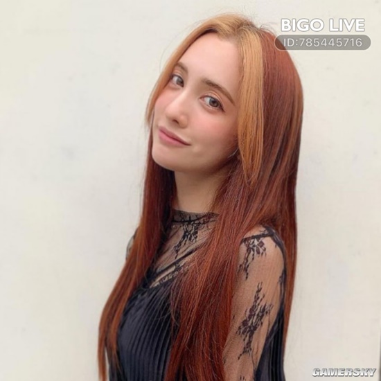 轻熟大姐姐充满魅力 31岁日本混血模特依旧傲人