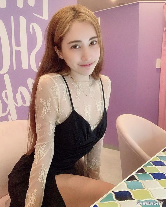 轻熟大姐姐充满魅力 31岁日本混血模特依旧傲人