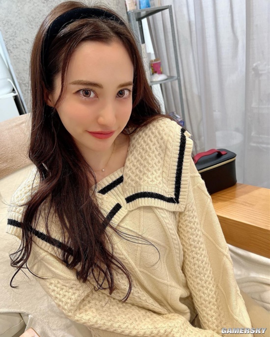 轻熟大姐姐充满魅力 31岁日本混血模特依旧傲人