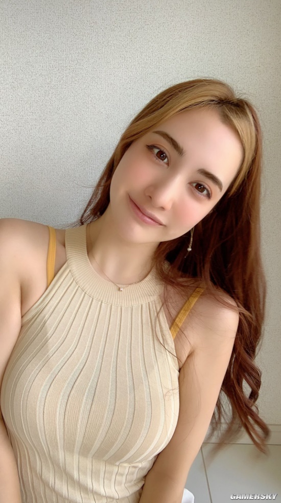 轻熟大姐姐充满魅力 31岁日本混血模特依旧傲人