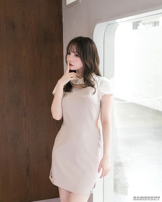 31岁依旧饱含纯欲美感 日本模特黑泷玛丽亚