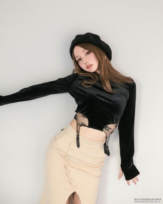 31岁依旧饱含纯欲美感 日本模特黑泷玛丽亚