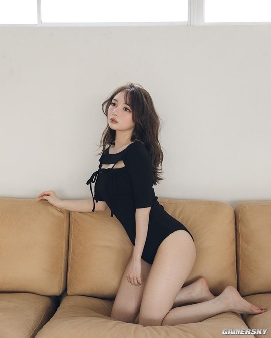 31岁依旧饱含纯欲美感 日本模特黑泷玛丽亚