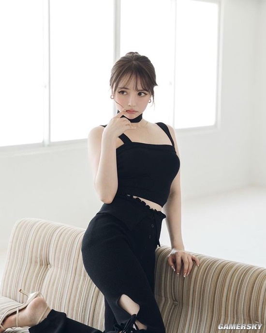 31岁依旧饱含纯欲美感 日本模特黑泷玛丽亚