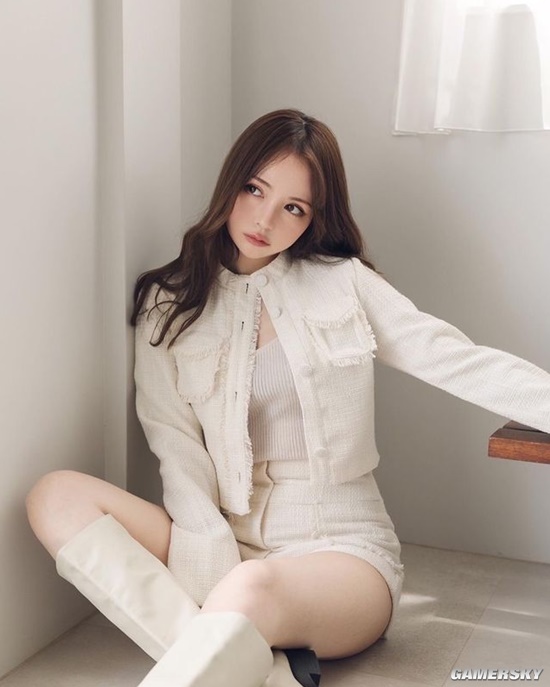 31岁依旧饱含纯欲美感 日本模特黑泷玛丽亚