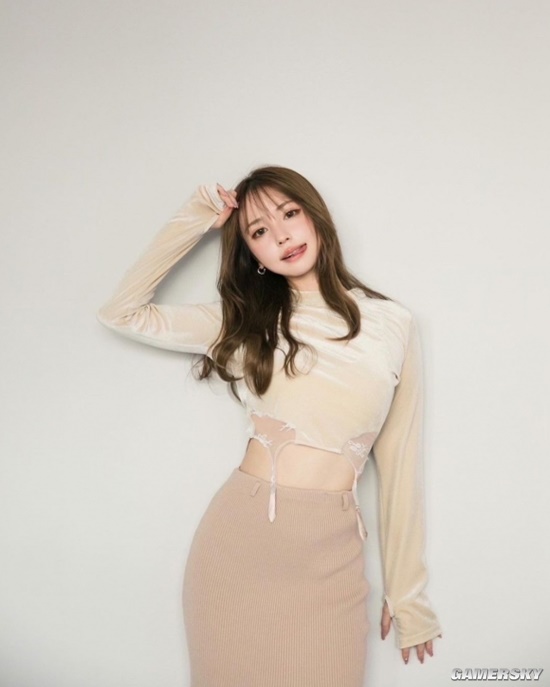 31岁依旧饱含纯欲美感 日本模特黑泷玛丽亚