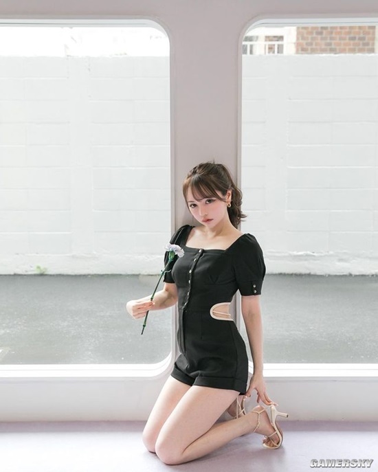 31岁依旧饱含纯欲美感 日本模特黑泷玛丽亚