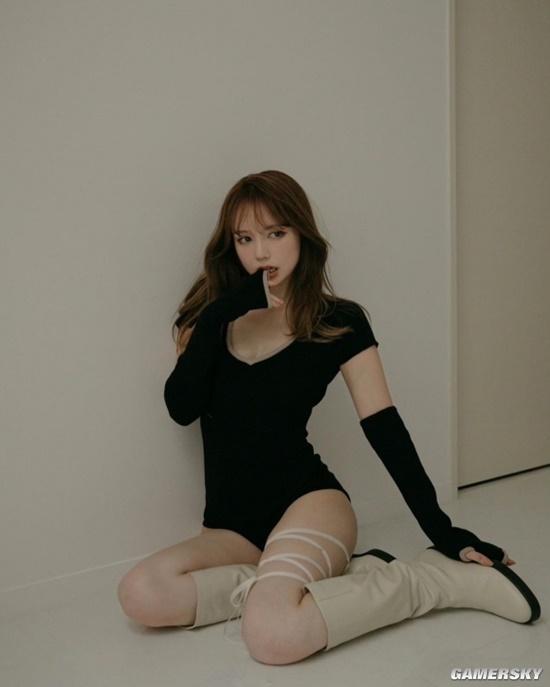 31岁依旧饱含纯欲美感 日本模特黑泷玛丽亚