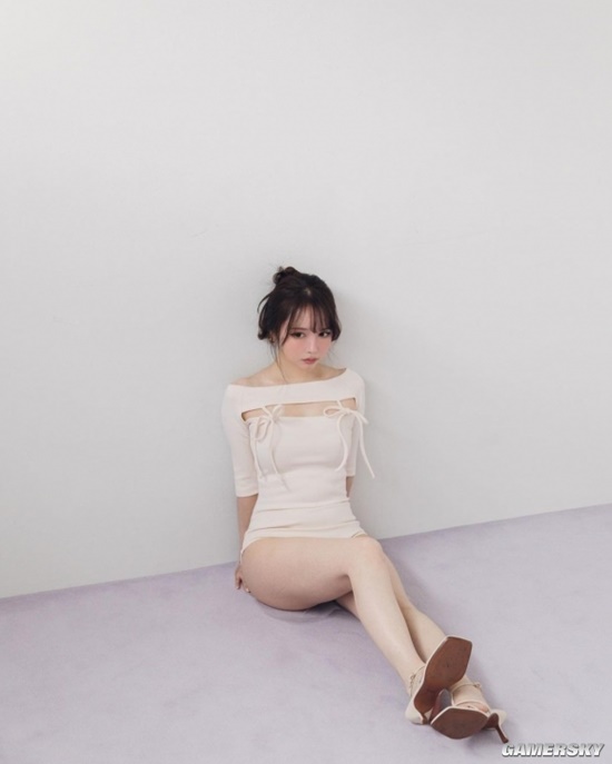 31岁依旧饱含纯欲美感 日本模特黑泷玛丽亚