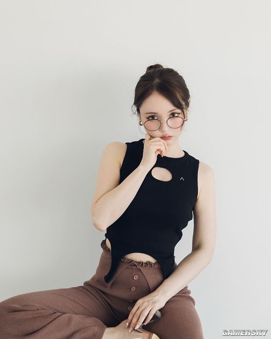 31岁依旧饱含纯欲美感 日本模特黑泷玛丽亚