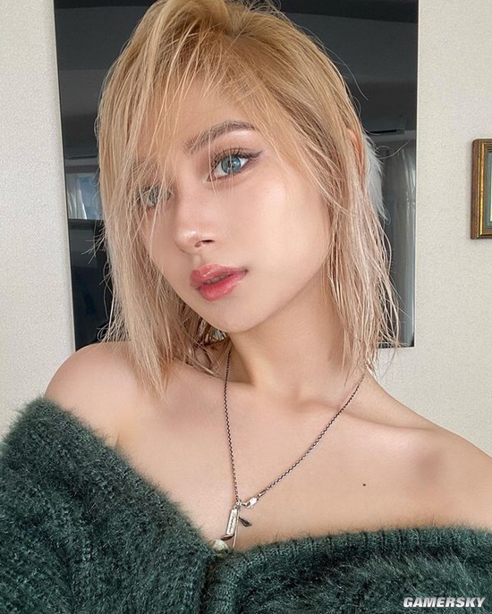 时尚模特转行美妆博主 日本精致辣妹南部桃伽-皮皮兔动漫