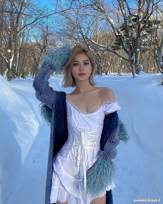 时尚模特转行美妆博主 日本精致辣妹南部桃伽