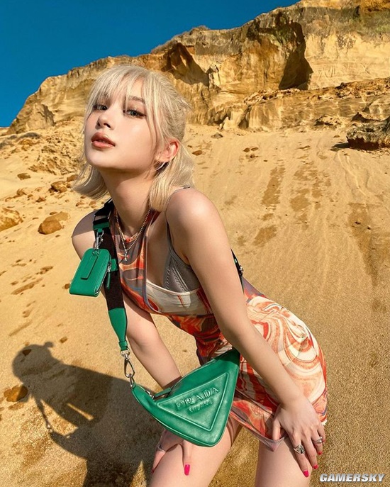 时尚模特转行美妆博主 日本精致辣妹南部桃伽