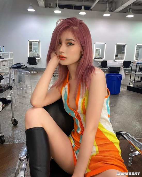 时尚模特转行美妆博主 日本精致辣妹南部桃伽