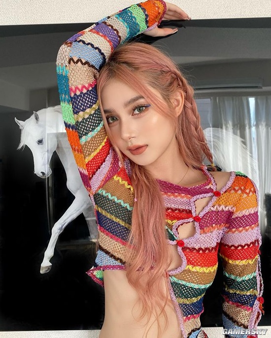 时尚模特转行美妆博主 日本精致辣妹南部桃伽