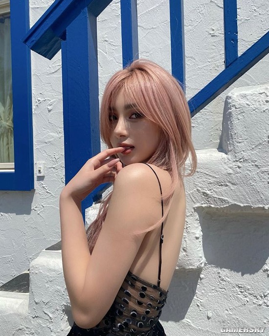 时尚模特转行美妆博主 日本精致辣妹南部桃伽