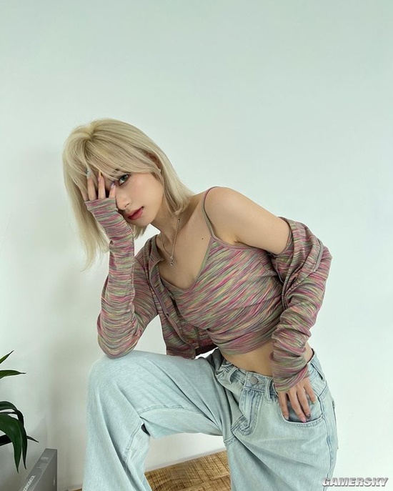 时尚模特转行美妆博主 日本精致辣妹南部桃伽