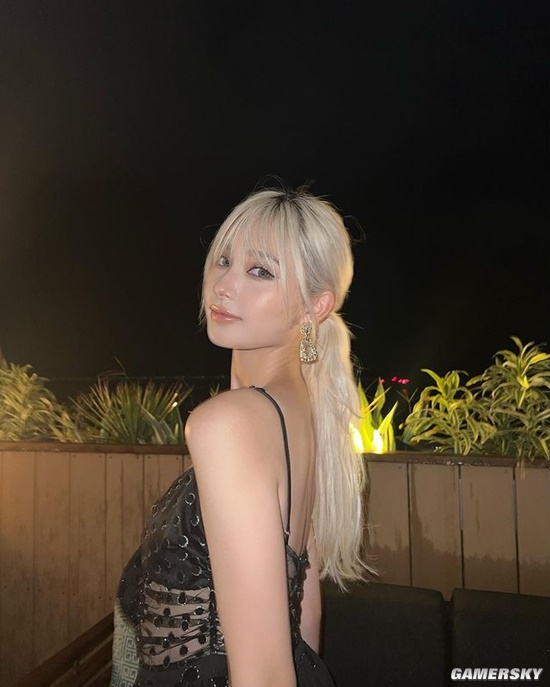 时尚模特转行美妆博主 日本精致辣妹南部桃伽