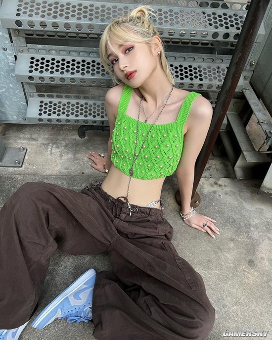 时尚模特转行美妆博主 日本精致辣妹南部桃伽