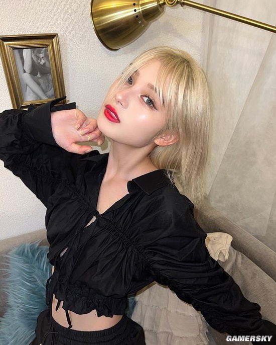 时尚模特转行美妆博主 日本精致辣妹南部桃伽