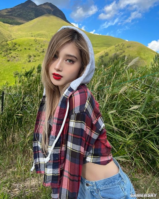 时尚模特转行美妆博主 日本精致辣妹南部桃伽