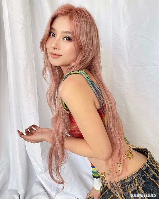 时尚模特转行美妆博主 日本精致辣妹南部桃伽