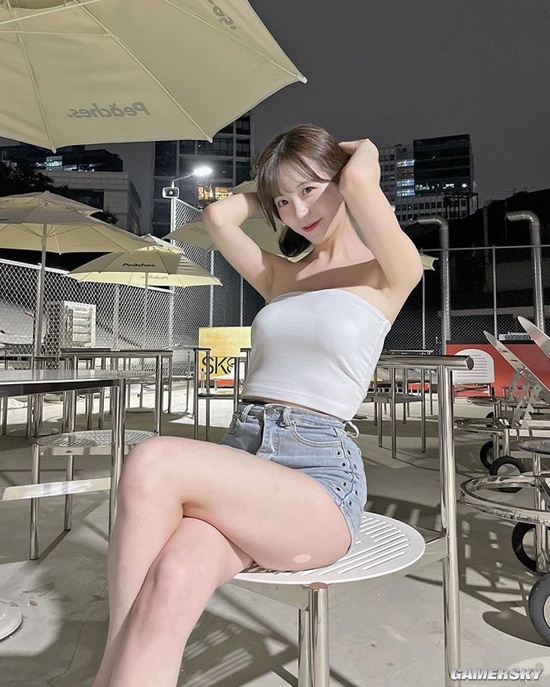 衣服太火辣曾被封禁？韩国模特学穿搭