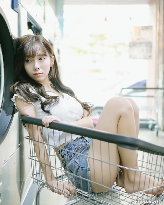 衣服太火辣曾被封禁？韩国模特学穿搭