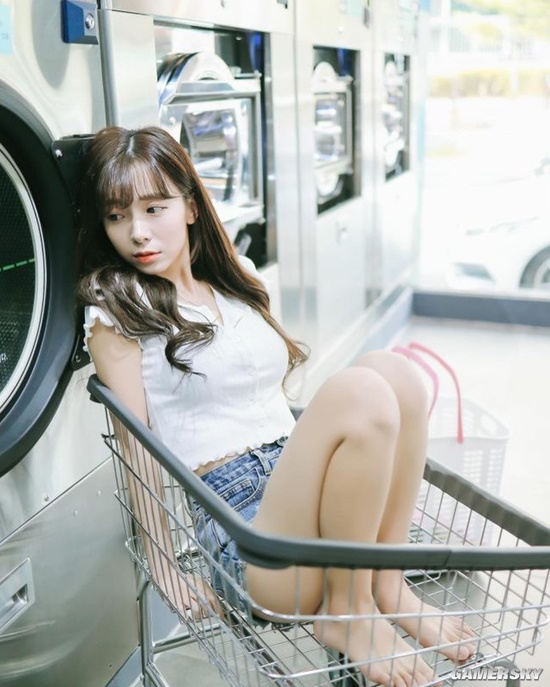 衣服太火辣曾被封禁？韩国模特学穿搭