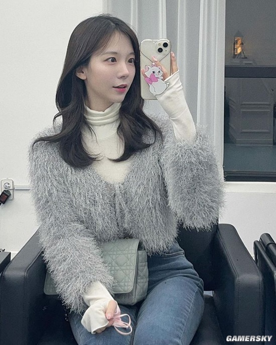 衣服太火辣曾被封禁？韩国模特学穿搭