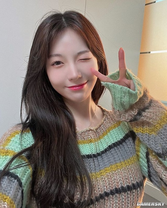 衣服太火辣曾被封禁？韩国模特学穿搭