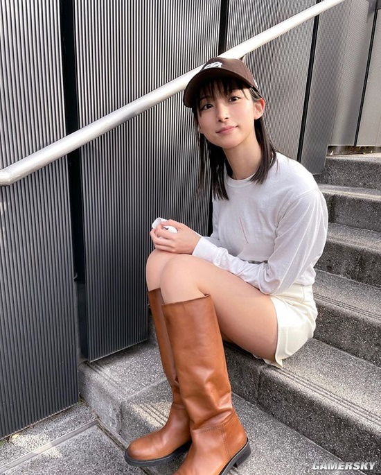 她是懂姿势的 日本9头身美女主播秀极致身材