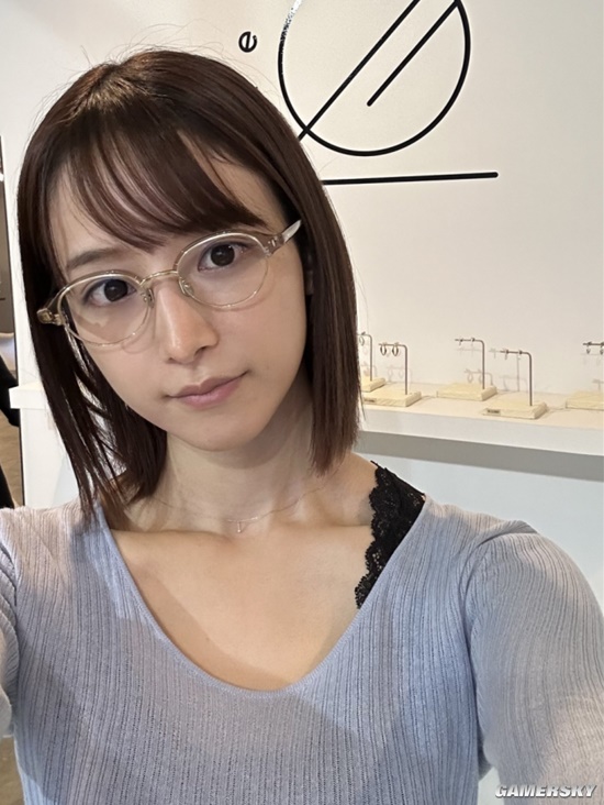 她是懂姿势的 日本9头身美女主播秀极致身材